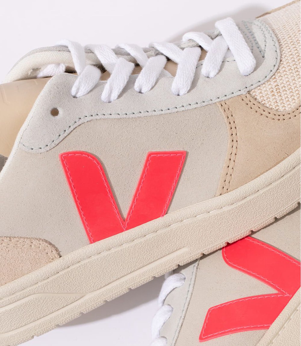 Veja Sneakers Dam - V-10 Suede Multico Natural - Beige/Rosa - 930745-JVI